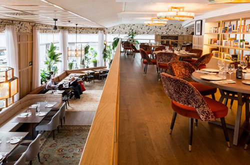 Interiorismo en madera restaurante Casa Suecia