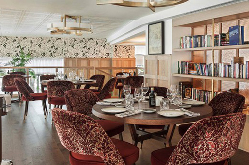 Interiorismo en madera restaurante Casa Suecia