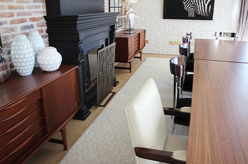 Muebles de madera. Decoración interior en madera
